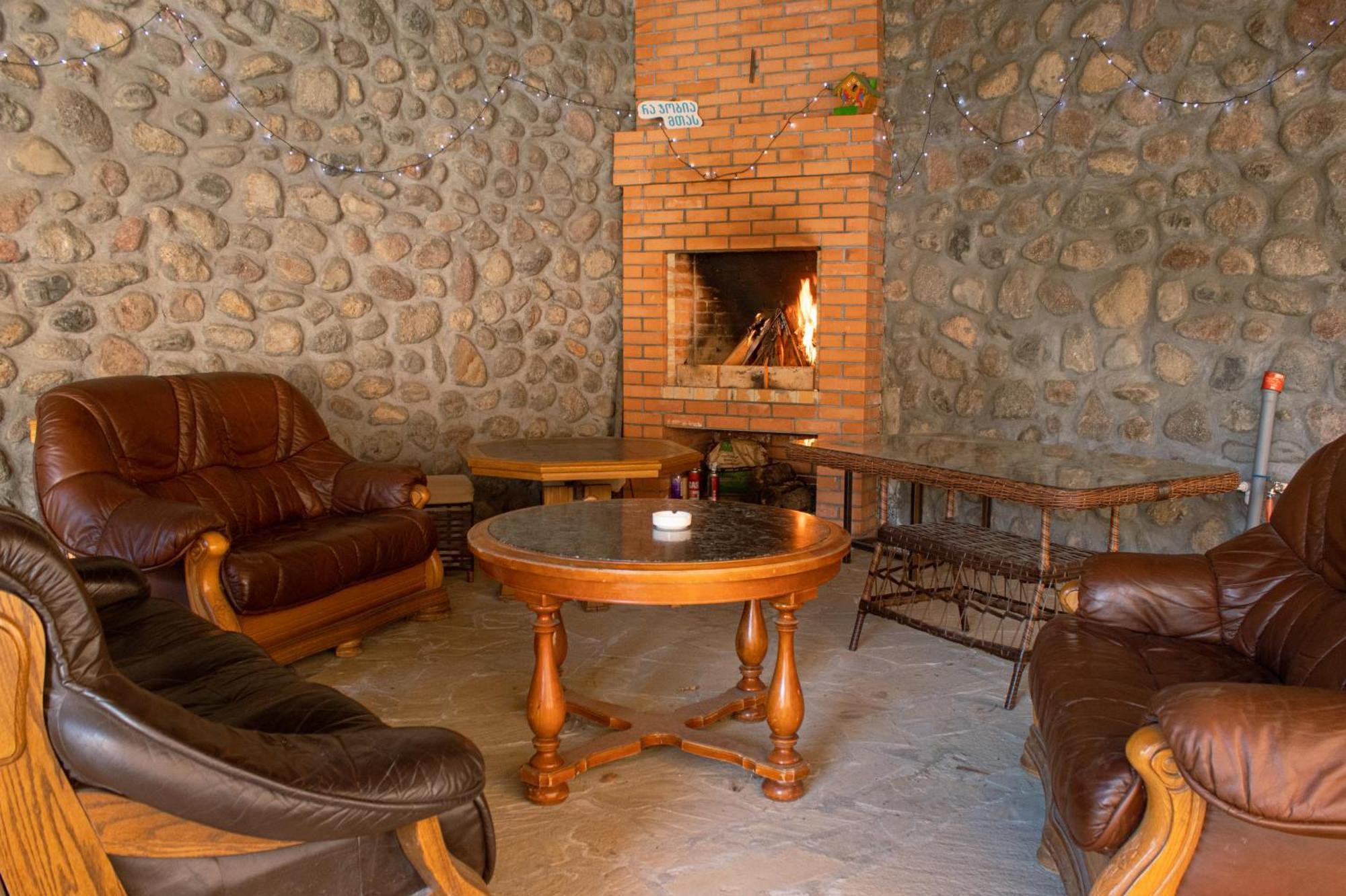 Guest House Oxygen Kasbegi Buitenkant foto