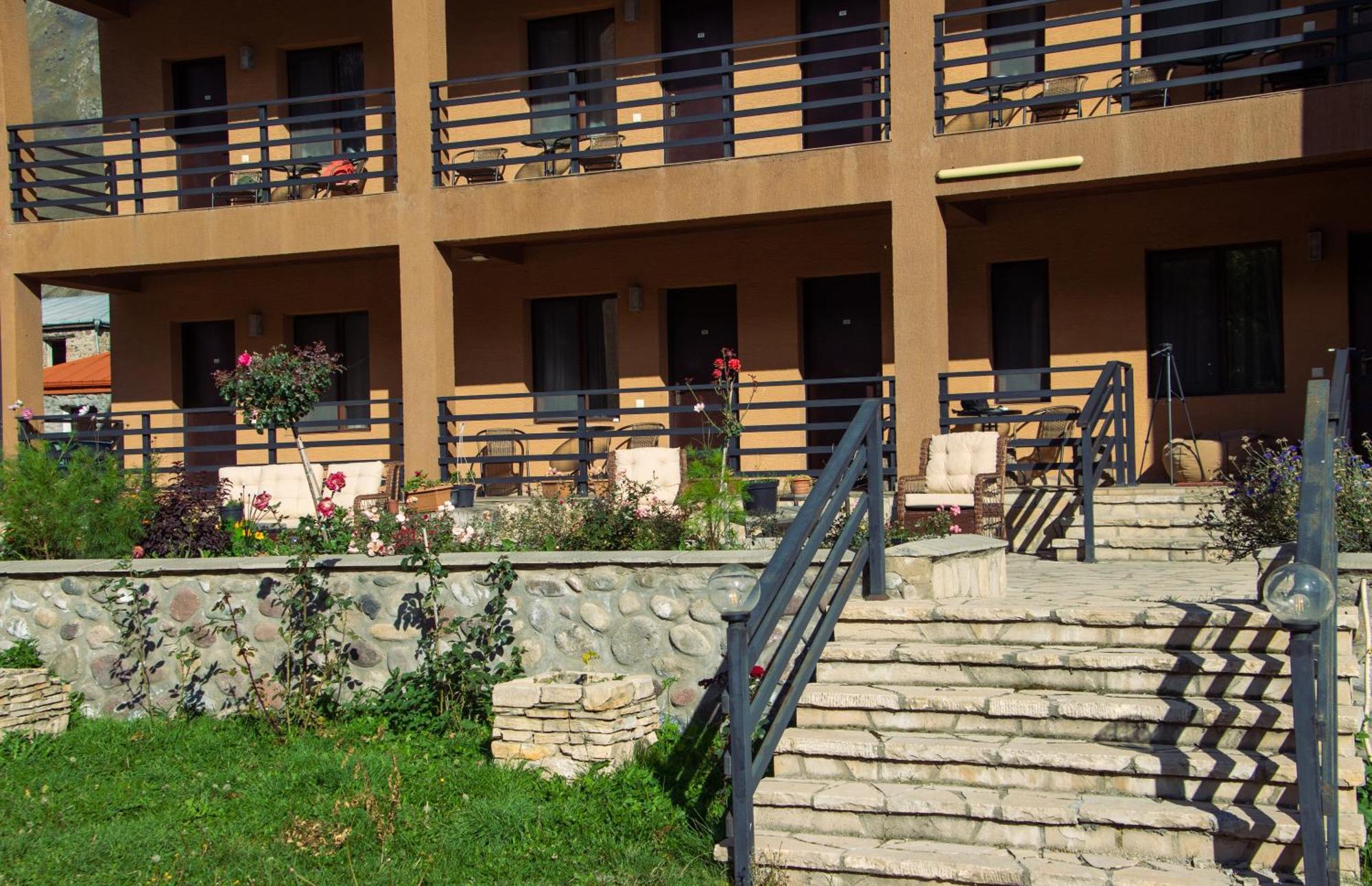 Guest House Oxygen Kasbegi Buitenkant foto